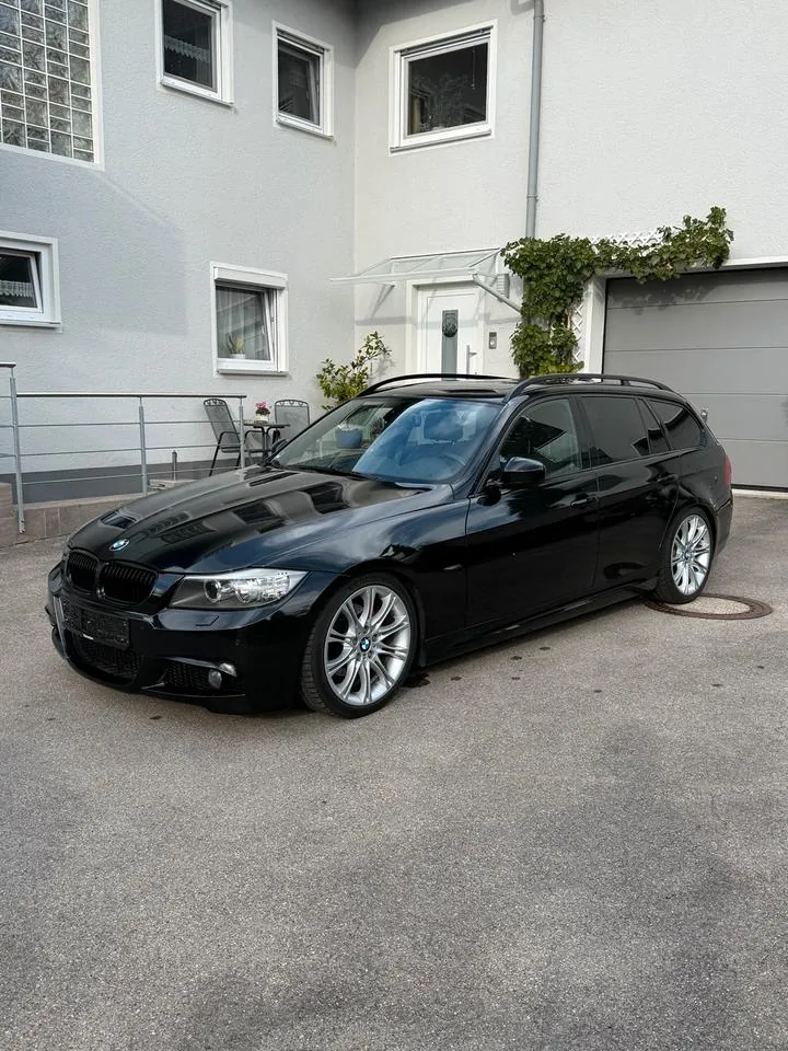 BMW E91 320I