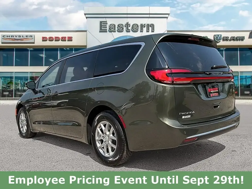 Chrysler Pacifica 2027 photo 3