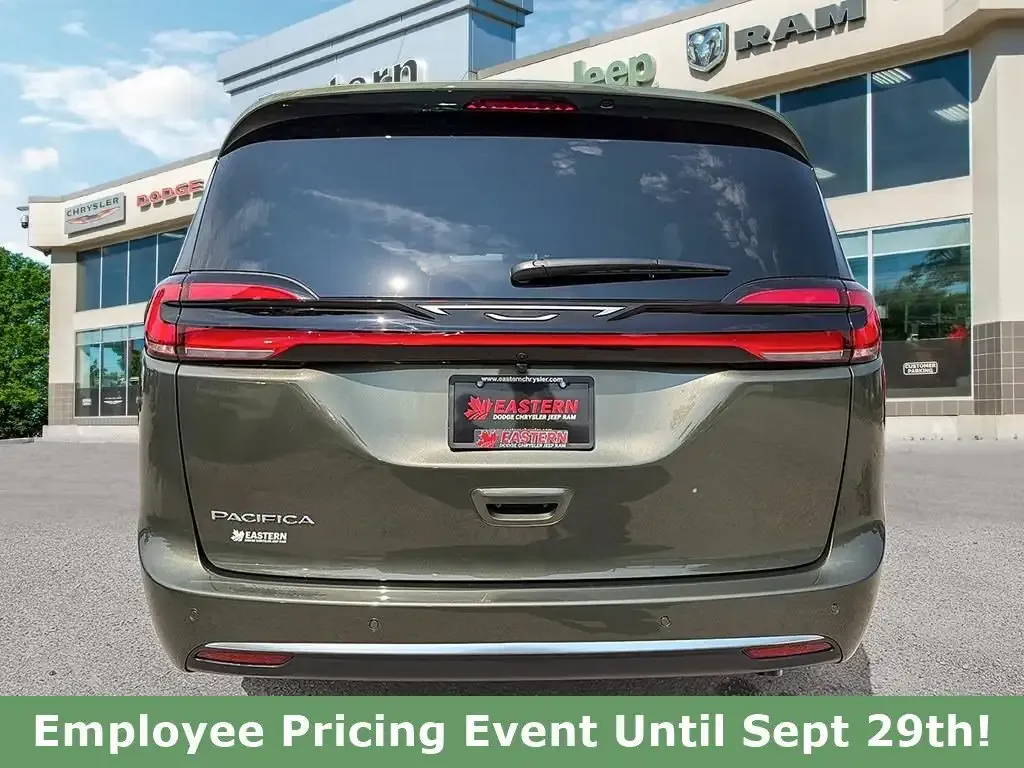 Chrysler Pacifica 2027 photo 4