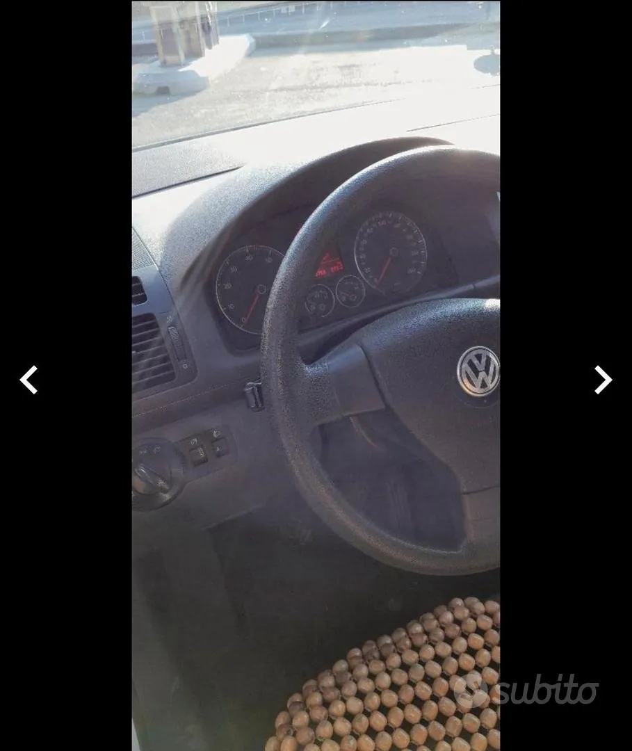 Volkswagen Touran 2010 photo 3