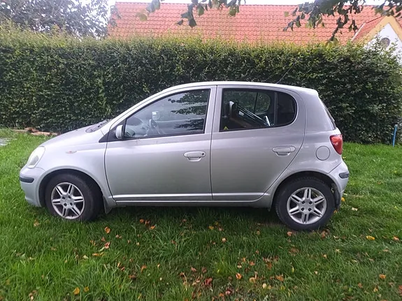 Toyota Yaris 2003 photo 3