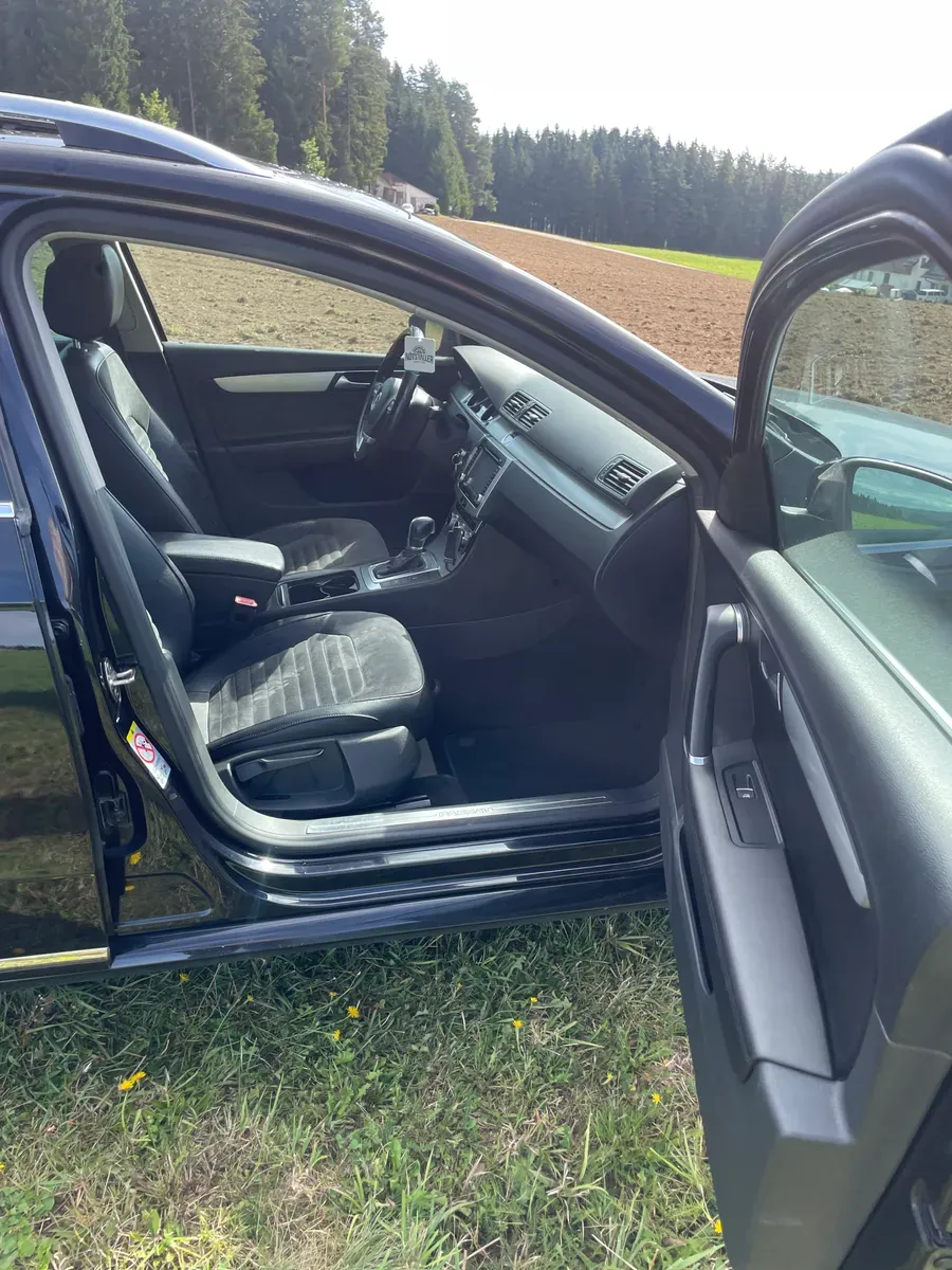Volkswagen Passat 2013 photo 2