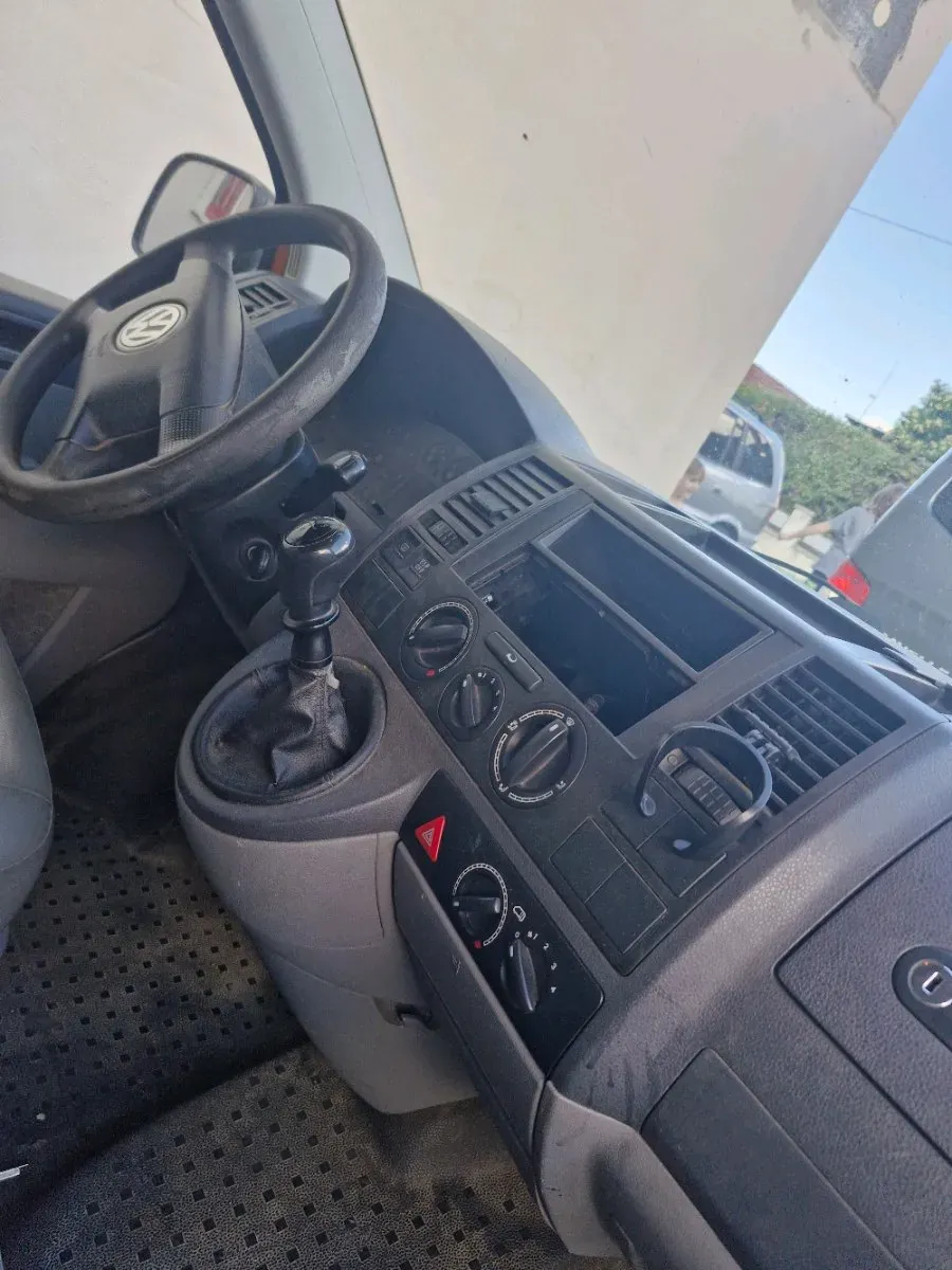 Volkswagen T5 2008 photo 3