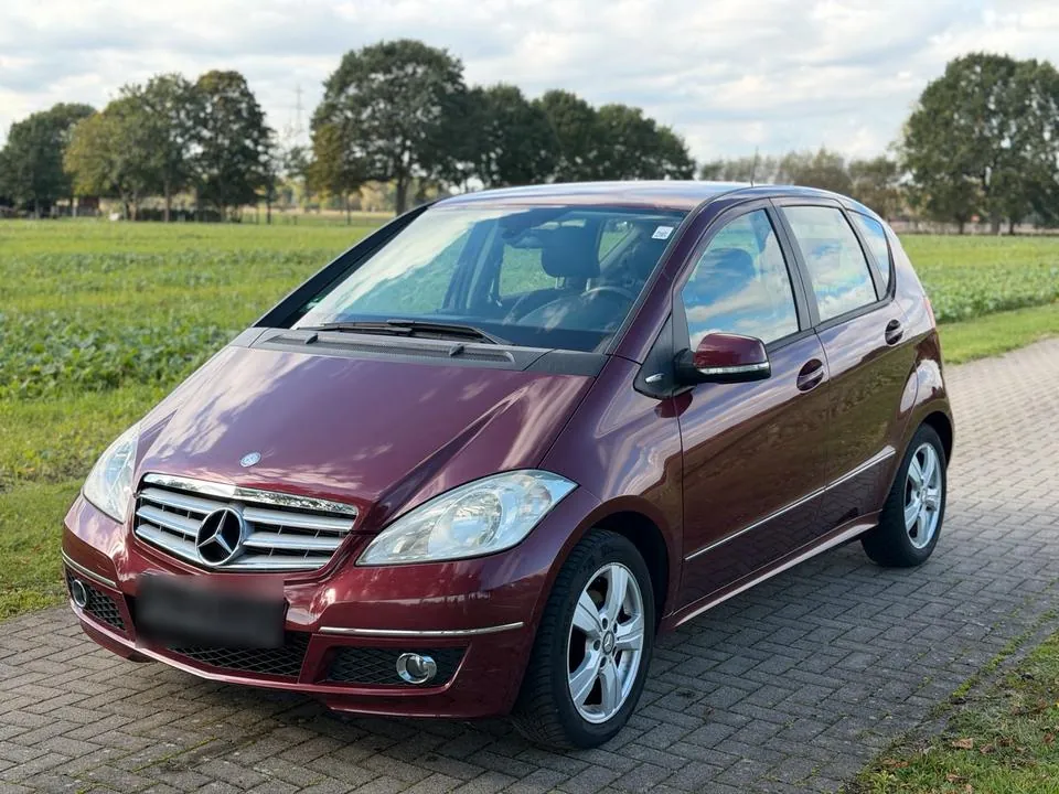 Mercedes-Benz A200