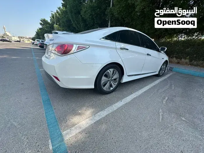 Hyundai Sonata 2014 photo 2