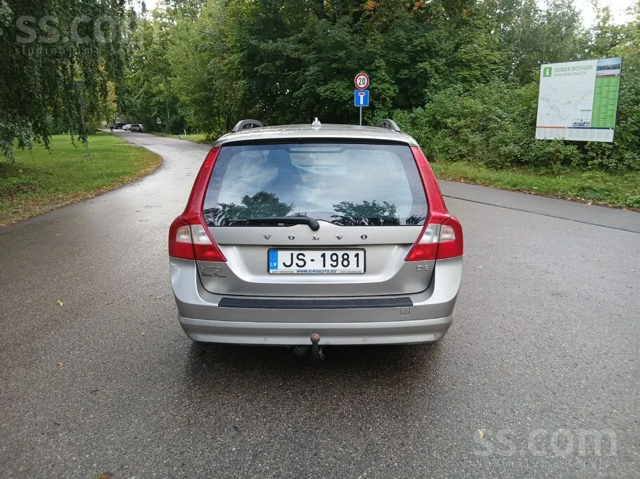 Volvo V70 2010 photo 4
