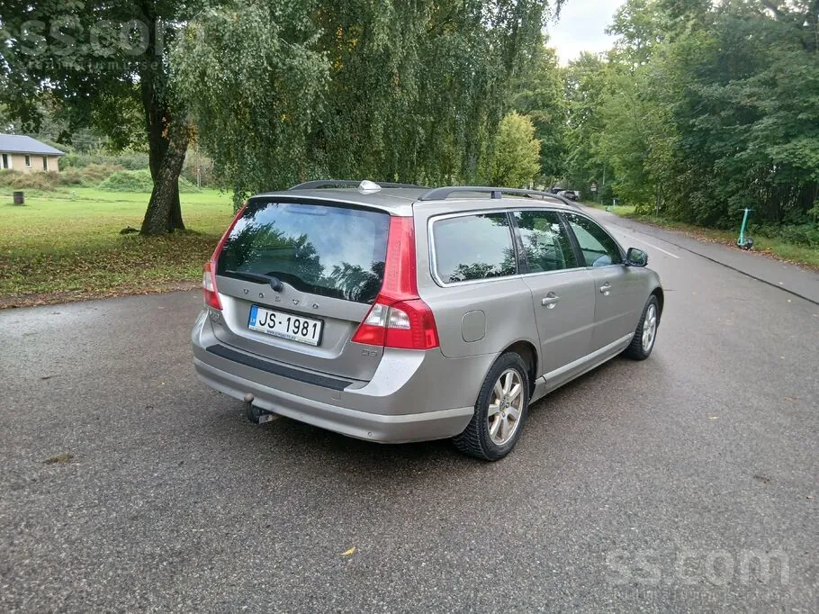 Volvo V70 2010 photo 5
