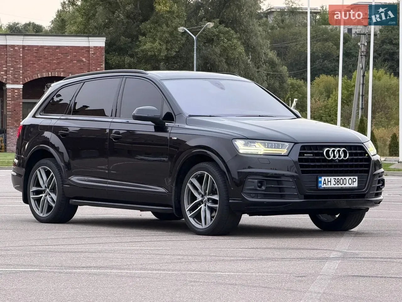 Audi Q7 2018 photo 2