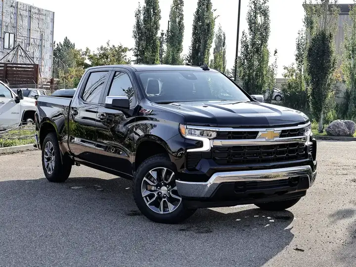 Chevrolet Silverado 1500 2026 photo 2