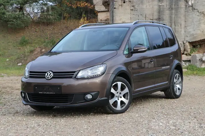 Volkswagen Cross Touran 2011 photo 3