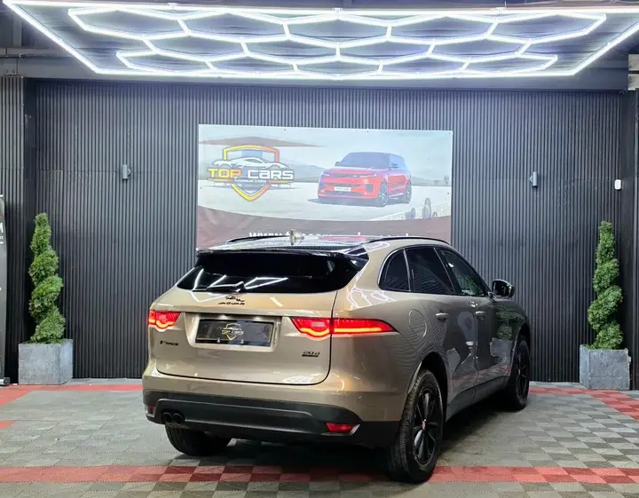Jaguar F-Pace 2017 photo 5