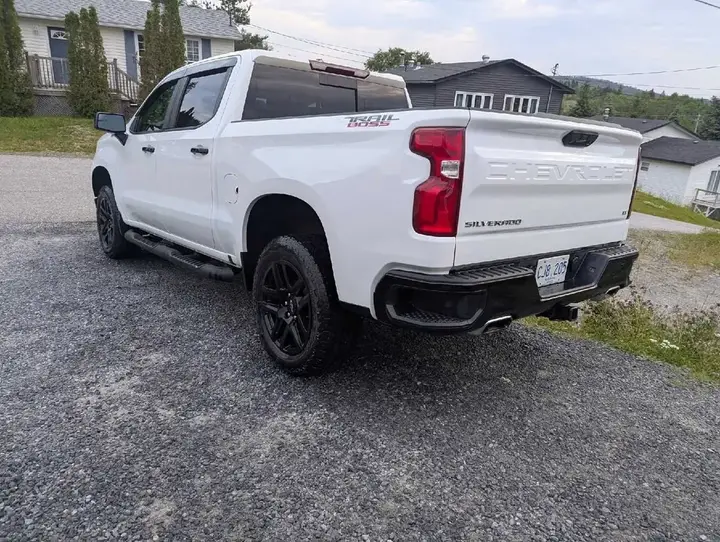Chevrolet Silverado 1500 2025 photo 3