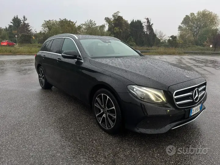 Mercedes-Benz E 220D