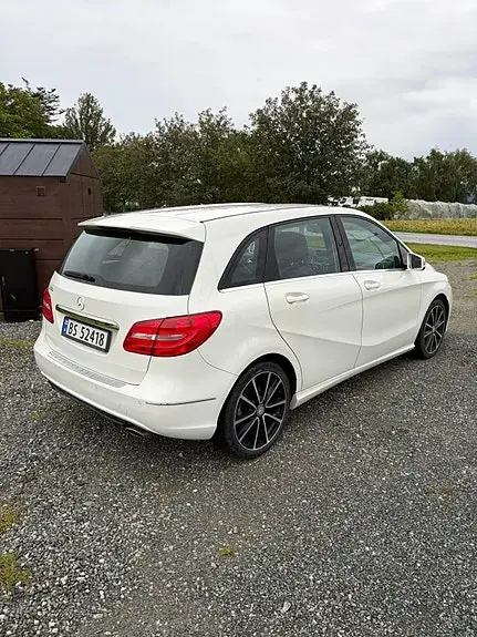 Mercedes-Benz B 180 2012 photo 5