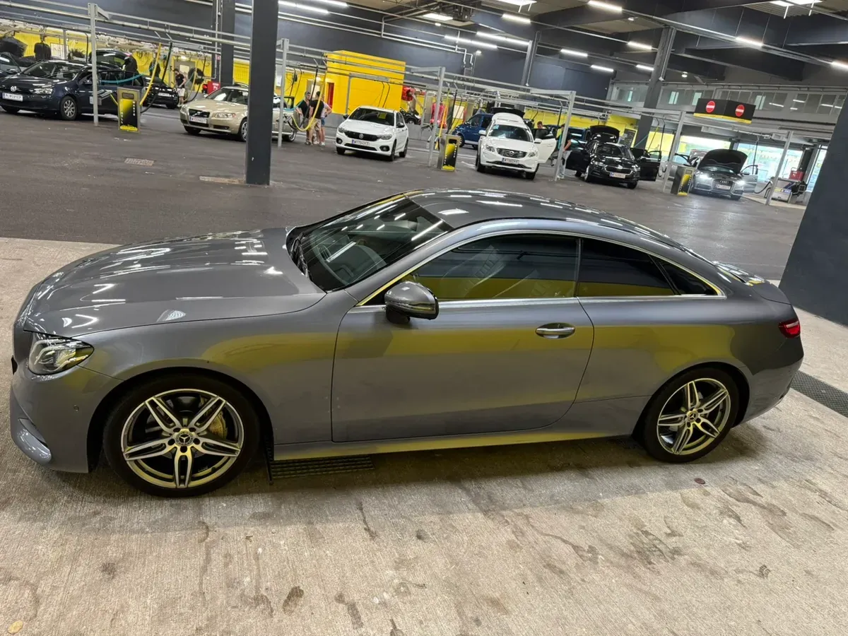 Mercedes-Benz E-Class 2017 photo 2