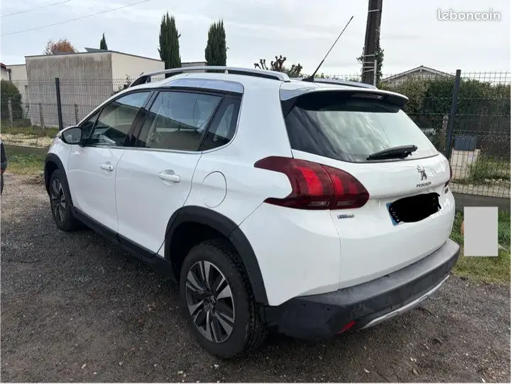 Peugeot 2008 2016 photo 2