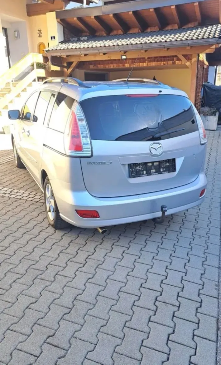 Mazda Mazda5 2010 photo 2