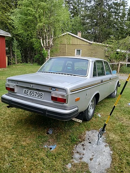 Volvo 240 1977 photo 4