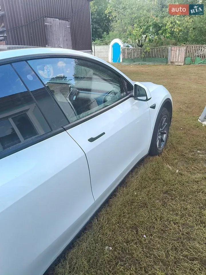 Tesla Model Y 2021 photo 4