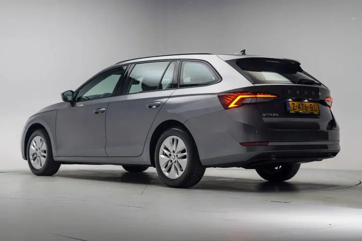 Skoda Octavia 2024 photo 3