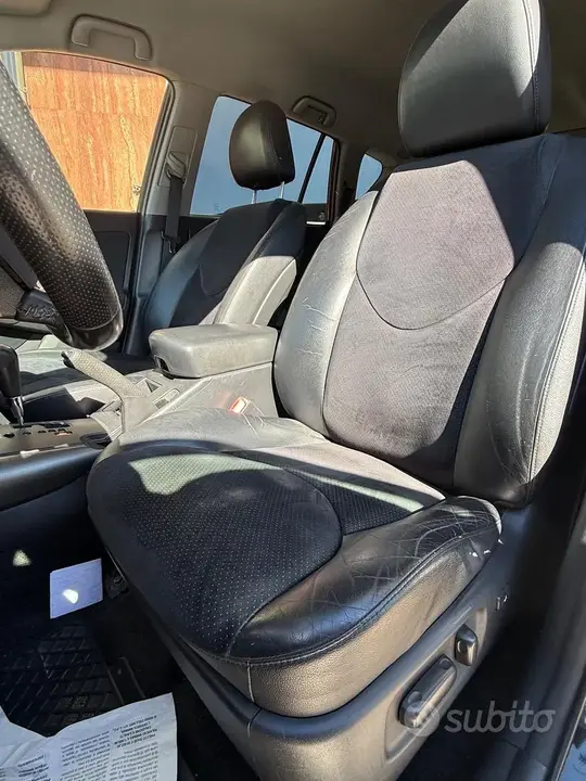 Toyota Rav4 2011 photo 4