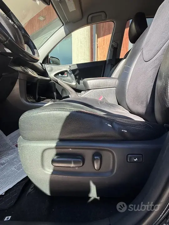 Toyota Rav4 2011 photo 5