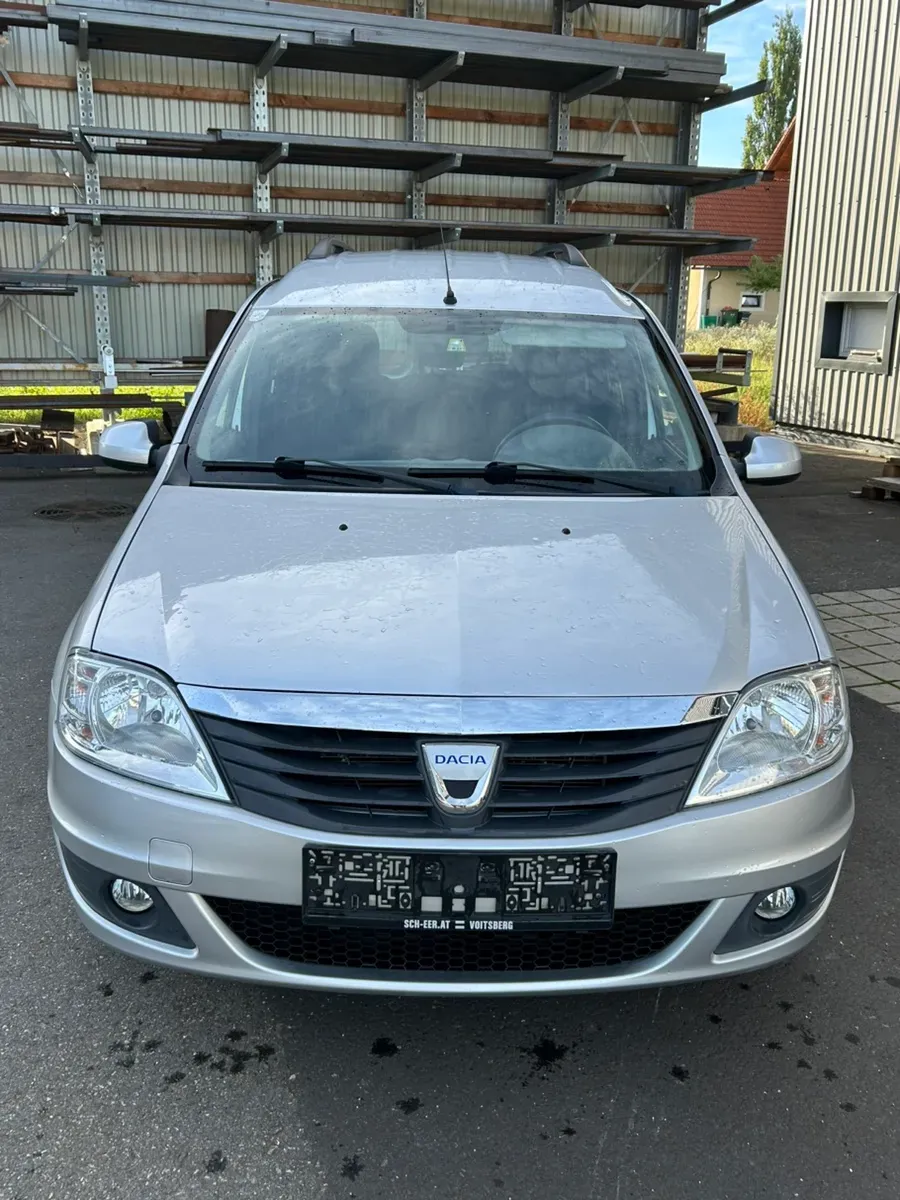 Dacia Logan 2010 photo 2
