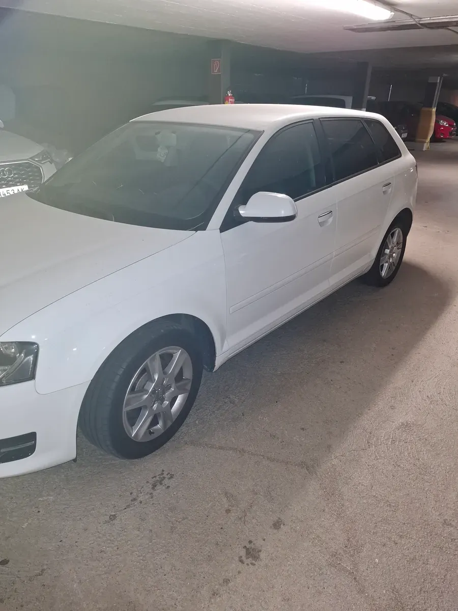Audi A3 2010 photo 2