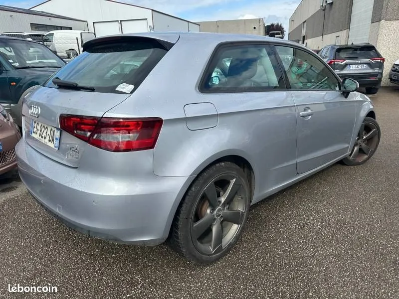 Audi A3 2015 photo 3