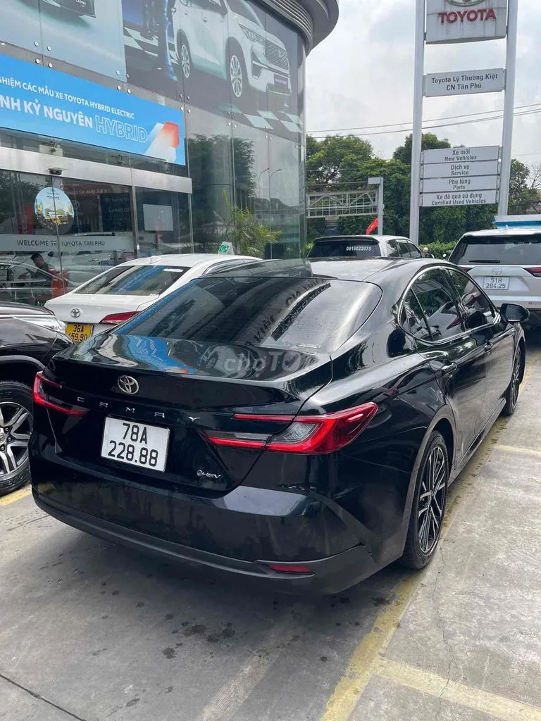 Toyota Camry 2025 photo 3