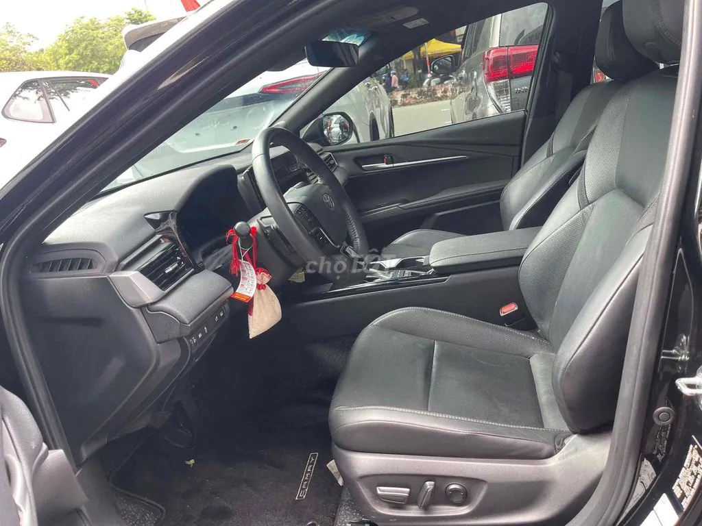 Toyota Camry 2025 photo 5