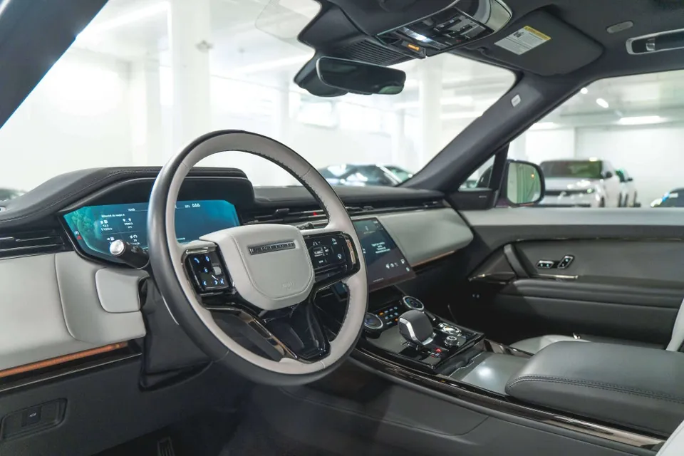 Land Rover Range Rover Sport 2023 photo 2