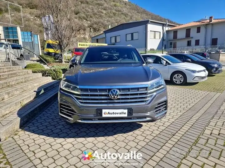 Volkswagen Touareg 2021 photo 2