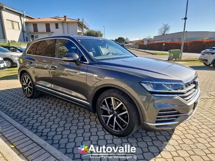 Volkswagen Touareg 2021 photo 3