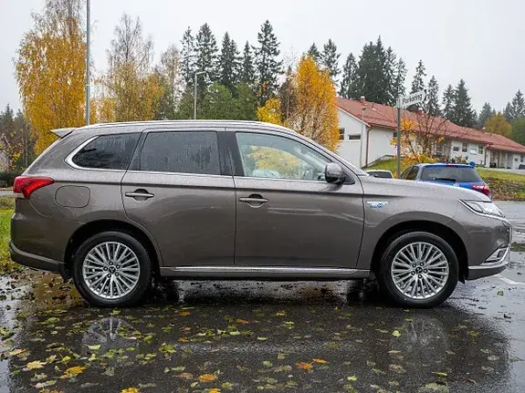 Mitsubishi Outlander 2019 photo 3