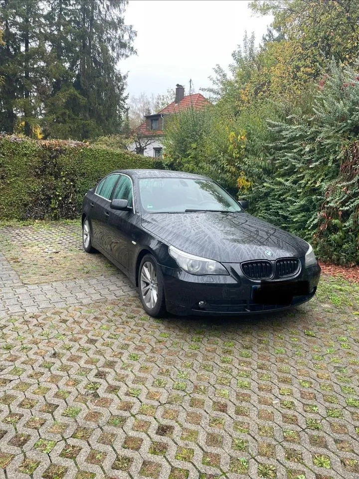 BMW 520I