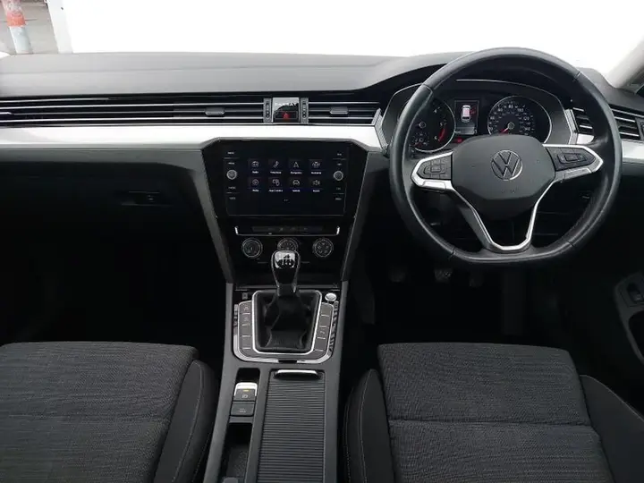 Volkswagen Passat 2021 photo 3
