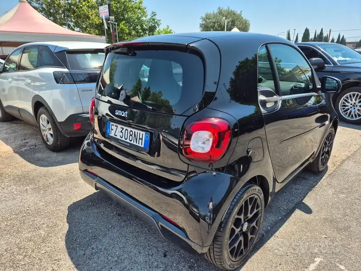 Smart Fortwo 2019 photo 5