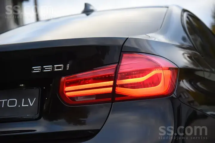 BMW 330I 2017 photo 5