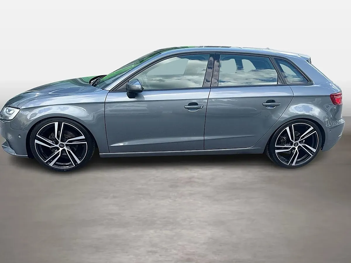Audi A3 2017 photo 2
