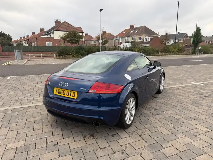 Audi Tt 2011 photo 5