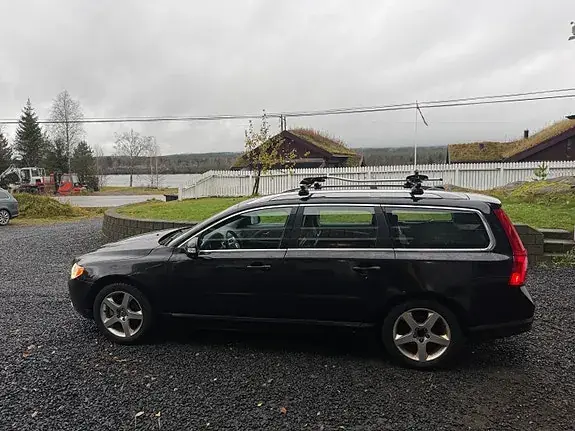 Volvo V70 2011 photo 2