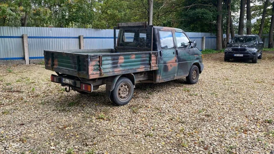 Volkswagen T4 1999 photo 2