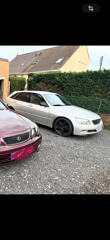 Lexus Is300