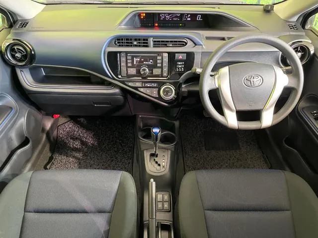 Toyota Aqua S 2015 photo 2