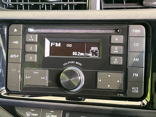 Toyota Aqua S 2015 photo 3