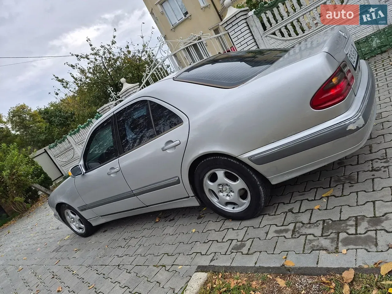 Mercedes-Benz E-Class 2001 photo 4