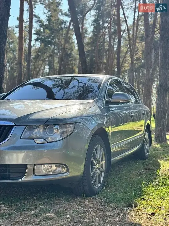 Skoda Superb 2012 photo 4