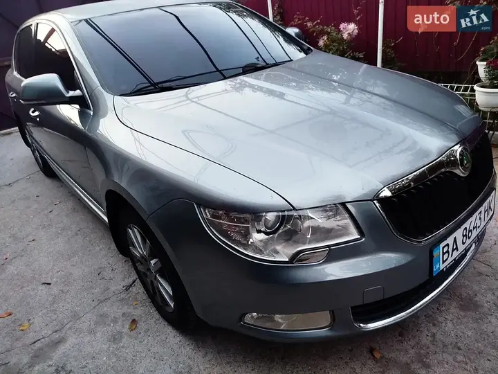 Skoda Superb 2012 photo 5