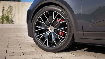 Porsche Macan 2025 photo 2